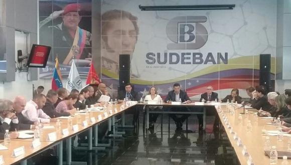 La Sudeban emitió una restricción en el uso de las cuentas bancarias venezolanas para los ciudadanos que salgan de Venezuela por cualquier motivo. (Foto: Twitter/@SudebanInforma)