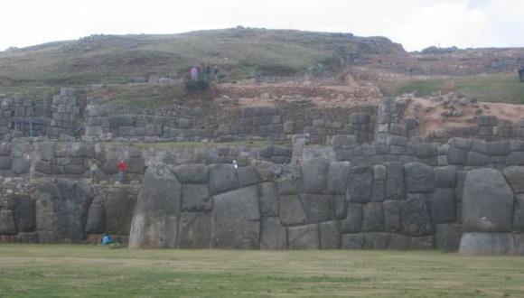 EN EMERGENCIA. Muros están debilitados en vestigio inca. (Gonzalo Pajares)