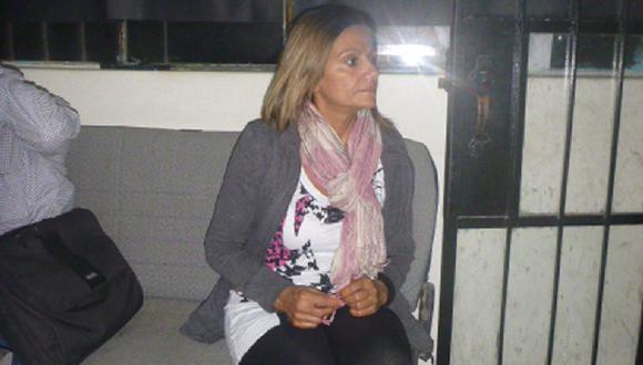 BURRIER ‘AZURRI’. Mujer intentó burlar los controles de aeropuerto Guillermo Concha Iberico. (Cinthia Cherres)