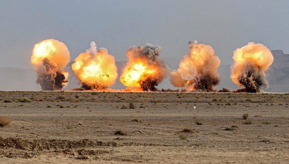 Explosiones durante un simulacro militar en la provincia de Isfahán, en el centro de Irán. (Foto referencial: Iranian Army office / AFP)