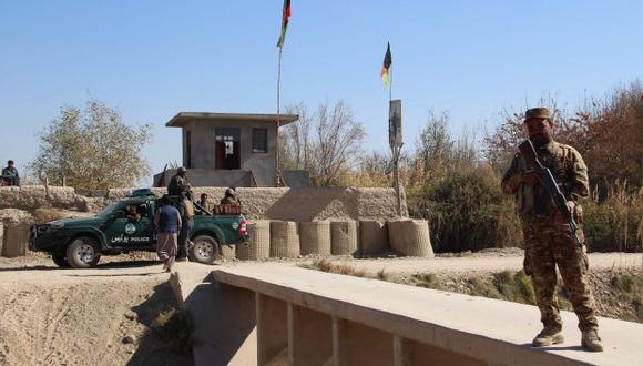 Las tropas afganas estaban llevando a cabo una ofensiva con asesores estadounidenses cuando fueron atacados por talibanes armados con lanzagranadas y ametralladoras. (Foto: EFE)