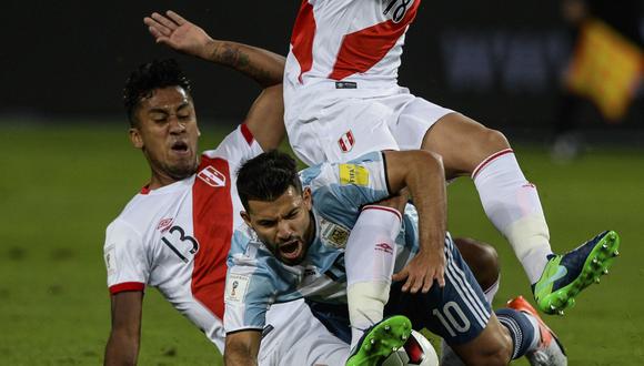 El 'Kun' Aguero se perfilaba como titular en Argentina para enfrentar a Perú el 5 de octubre en la Bombonera. (AFP)