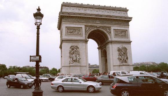 El Arco del Triunfo, así como las torres de la catedral de Notre Dame, cerrarán mañana como medida de seguridad. (Foto: EFE)