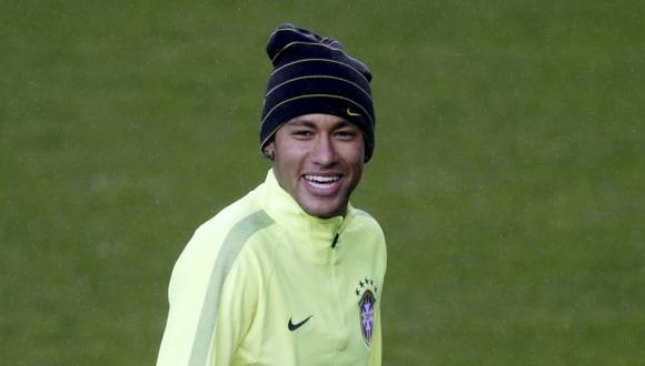 Neymar deja atrás sanción de la Conmebol y canta en un concierto en Brasil. (Reuters)