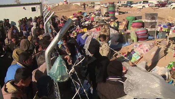 Irak: miles de desplazados sufren inclemencia del frío en los campos de concentración. (AFP)