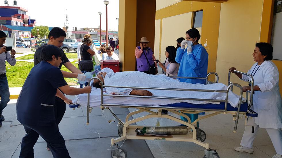 Víctima tiene 50 mordeduras y es atendido en el hospital Goyeneche. (Lino Mamani)