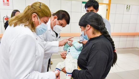 Durante el post operatorio en la UCI, la madre del bebé, Saragosa Jara Jaimes, permaneció en el albergue del INSN San Borja. (Foto INSN)