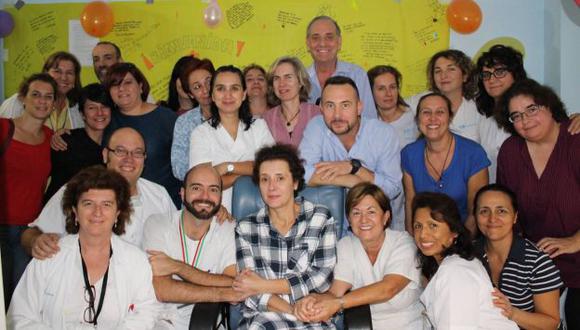 Teresa Romero, española que se curó del ébola, sale del aislamiento. (El Mundo)