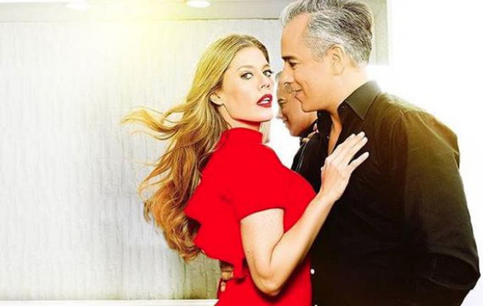Jorge Enrique Abello y Lorna Paz, ex figuras de la famosa telenovela 'Betty, la fea', protagonizan la obra 'Tan galán' en Colombia. (Instagram/@tangalanteatro)