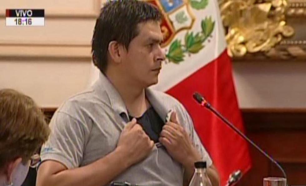 Mayor PNP Ordinola a Jorge del Castillo: "¿Se nota mi chaleco antibalas o me saco el polo?"
