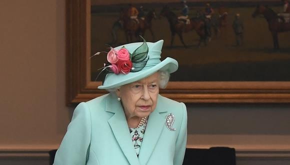 La reina Isabel II dijo que las víctimas y sobrevivientes de los ataques del 11 de septiembre estaban en sus oraciones en un mensaje al presidente de Estados Unidos, Joe Biden. (Foto:  DANIEL LEAL-OLIVAS / AFP)