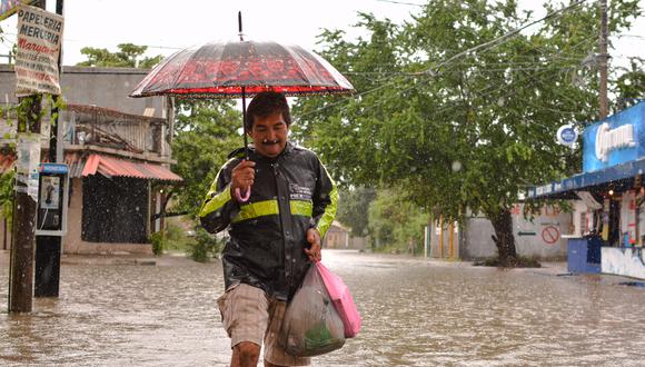 Huracán Max llegó a México causando intensas tormentas y lluvias. (AFP)