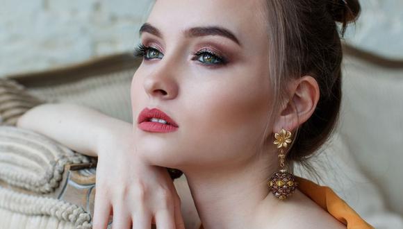 Las mujeres utilizamos maquillaje para conseguir que nuestra mirada sea más profunda e intensa. (Foto: Pixabay)
