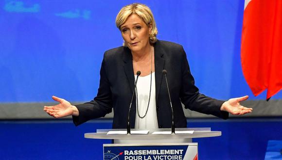 La ultraderechista francesa Marine Le Pen debe devolver más US$300.000 a la Eurocámara. (AFP)