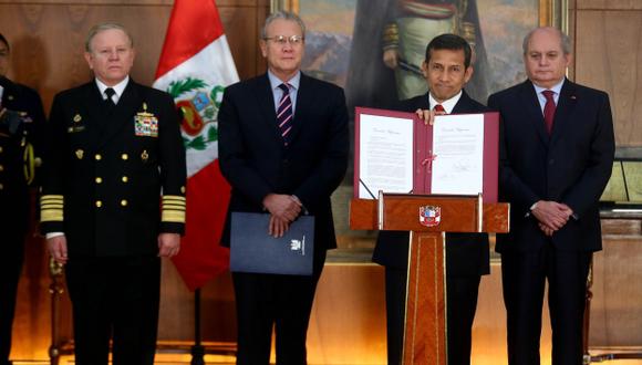 Ollanta Humala presentó el mapa oficial de la frontera marítima con Chile. (Presidencia Perú)