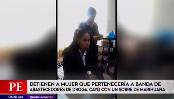 Los agentes fueron hasta el inmueble de esta mujer de nombre Alexandra, alías ‘La negra Tete’, donde se le incautó el resto de drogas. (Video: América TV)