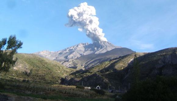 Volcán Ubinas registra un promedio de 60 sismos por día. (USI)