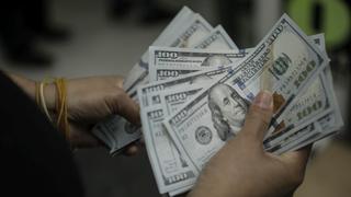 Operaciones cambiarias crecieron 90% en primer semestre pese alza del dólar