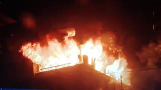 Villa El Salvador: Reportan un gran incendio en tercer piso de una ferretería en Av. Pachacútec