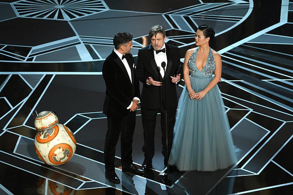Gran sorpresa causó la aparición en los premios Oscar de BB-8, el robot protagonista de la película 'Star Wars: el despertar de la fuerza'. (Getty)