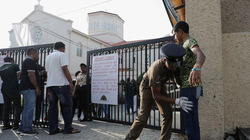 Sri Lanka | "Era nuestro lugar seguro": Católicos regresan a misa tras los atentados | FOTOS. (Reuters)