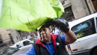 Manifestantes contra el fiscal José Domingo Pérez agreden a fotógrafo durante protesta [VIDEO]