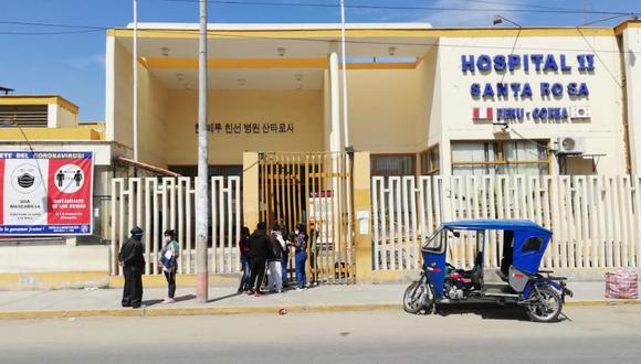 Piura: Denuncian venta ilegal de medicinas para tratamiento COVID-19 que son distribuidas por el Estado en los exteriores del hospital Santa Rosa.