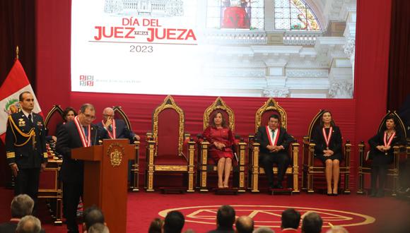 A la ceremonia por el Día del Juez asistieron la presidenta Dina Boluarte y los titulares de otros poderes del Estado. (Foto: Poder Judicial)