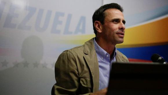 Henrique Capriles informó que unos 85 militares habrían sido detenidos por manifestar su descontento a la represión (Reuters).