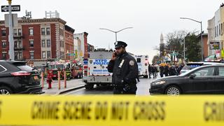Terror en Nueva York: Así se vivió el violento tiroteo en el metro de Brooklyn [VIDEOS]