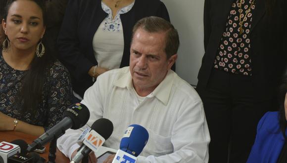 Patiño, hombre fuerte en la administración de Correa (2007-2017), aseguró que "gente de todos los países condena esta burda persecución política". (Foto: EFE)