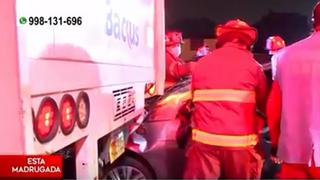 El Agustino: choque de auto contra tráiler en la Vía Evitamiento dejó tres personas heridas | VIDEO