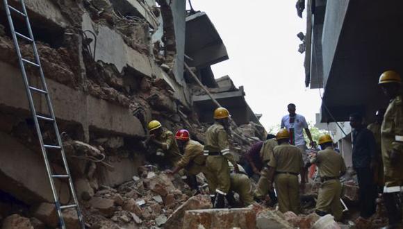 India: Al menos 14 muertos por derrumbe de edificio. (AP)