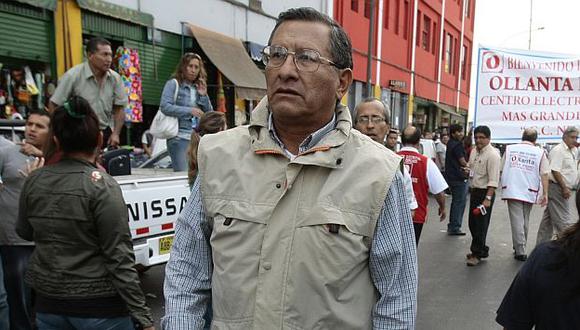 Adrián Villafuerte es salpicado por denuncias a su hermano. (Perú21)