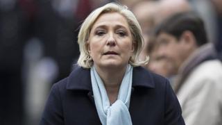 Elecciones en Francia: Le Pen padre critica a su hija y candidata Marine