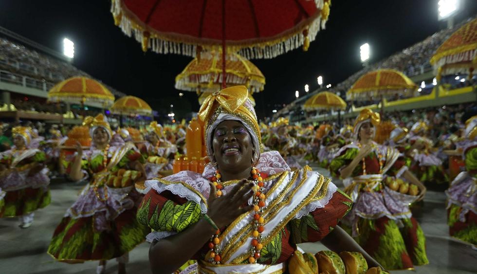 Río de Janeiro (1 al 9 de marzo). Un evento de talla mundial lleno de color, bailes y música que congrega personas de todas partes del mundo para gozar del espectáculo montado por las escuelas de samba.&nbsp; (Foto: EFE)