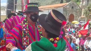 Cinco congresistas participaron en celebración con autoridades en Ayacucho sin respetar distanciamiento social