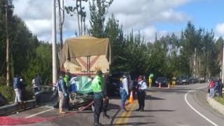 Cuatro personas pierden la vida tras choque entre auto y camión en carretera Interoceánica en Cusco [VIDEO]
