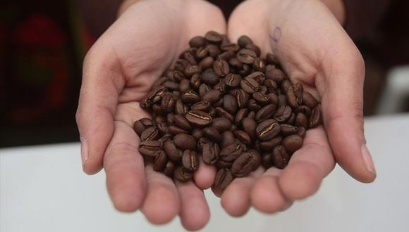 El café es el mayor cultivo legal de Perú con cerca de seis millones de quintales cosechados al año, cifra con alto potencial de crecimiento dado el bajo consumo de la bebida entre los peruanos.
 (Andina)