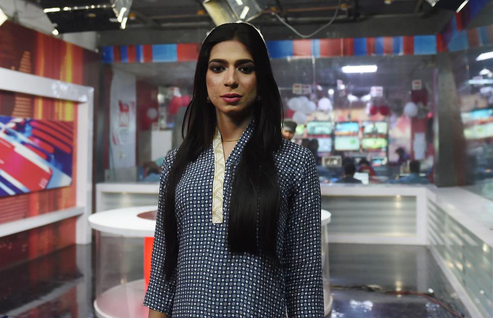 Marvia Malik se convirtió en la primera joven transgénero presentadora de noticias que ha conmocionado Pakistán. (AFP)