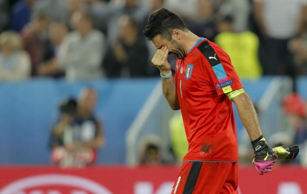 El llanto de Gianluigi Buffon tras quedar eliminado de la Eurocopa 2016 ante Alemania. (AP)