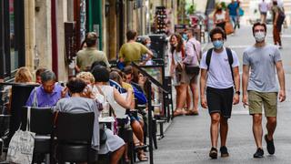 Francia prepara nuevas restricciones tras récord de contagios de coronavirus