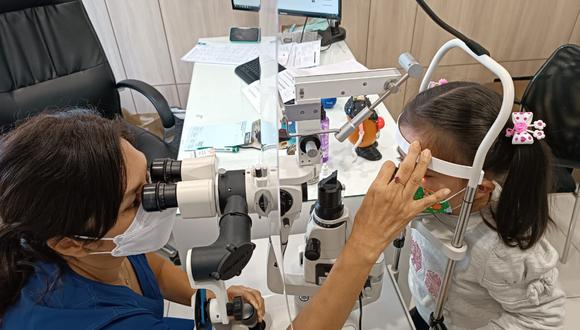 Señalan que  el estrabismo está íntimamente relacionado con el uso de lentes por los pacientes que lo padecen.