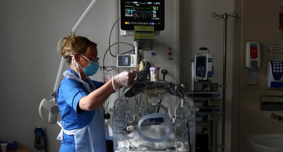 Imagen referencial de un hospital en Europa. La pandemia de COVID-19 ha causado más de 1.650 muertos en Suiza desde la detección del primer caso el 24 de febrero. (HANNAH MCKAY / POOL / AFP).