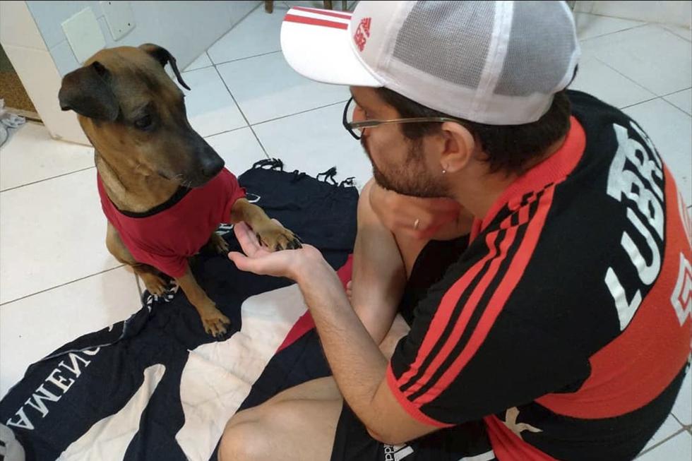 Hincha de Flamengo decidió sortear su entrada de las semi de Libertadores para pagar el tratamiento de su perro con cáncer. La historia es viral en Facebook. (Danilo Mello)