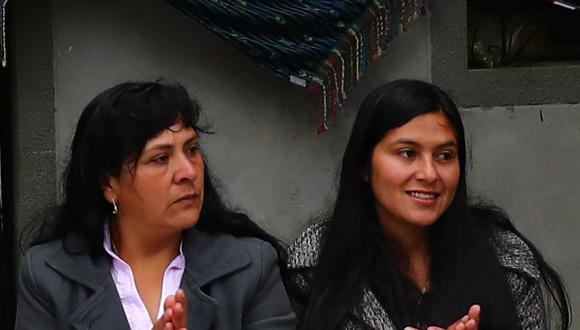Lilia Paredes junto a su hermana, Yenifer Paredes, en un desayuno oficial junto a su familia en Chota, el pasado 6 de junio de 2021.
 
Fotos: Hugo Curotto / GEC