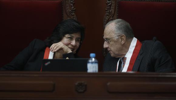 El magistrado Augusto Ferrero (derecha) propuso a Marianella Ledesma (izquierda) como presidenta del TC. (Mario Zapata/GEC)