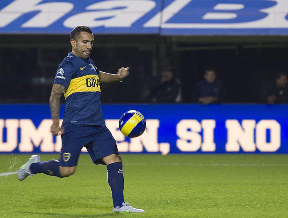 Carlos Tevez tuvo un multitudinario recibimiento en estadio de Boca Juniors. (AFP)