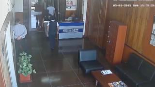 Mira el minuto a minuto del ingreso ilícito a la oficina lacrada en Fiscalía [VIDEO]