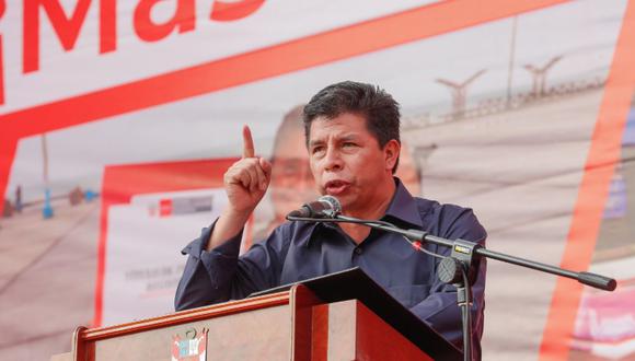 El presidente Pedro Castillo aseguró que quieren vacarlo por su decisión de revisar los contratos firmados con el Estado. (Foto: Presidencia Perú)